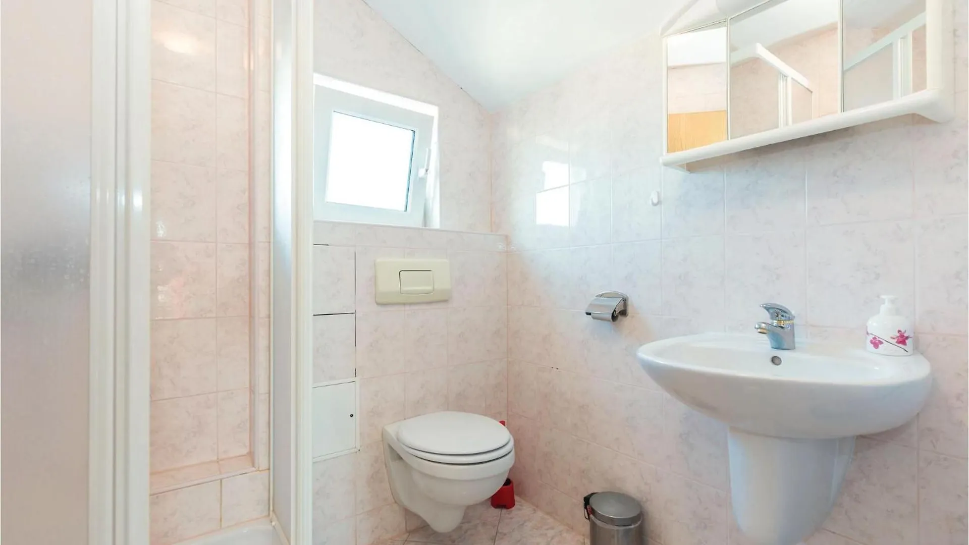 Stunning Home In Novi Vinodolski With Wifi 0*,